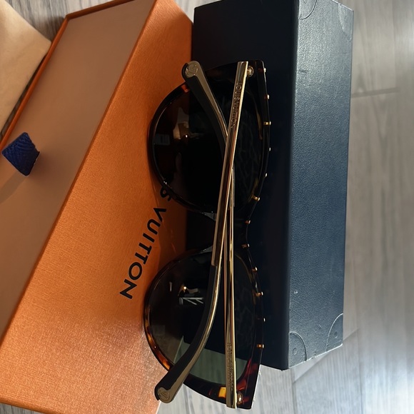 ⭐️BNWT LA BOUM LOUIS VUITTON SUNGLASSES⭐️ Z1038E Dark Tortoise - Picture 3 of 5